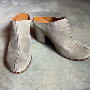 Kork-Ease Sagano Women's Tan Suede Mules size 9 NWOB
